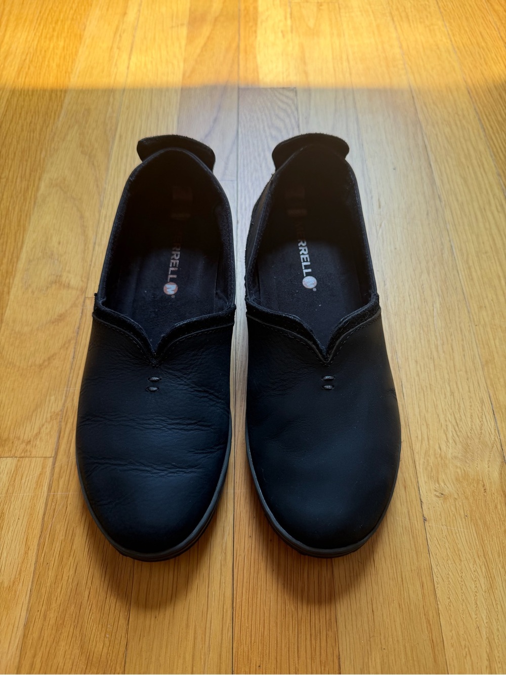 Merrell Ashland Womens Leather Loafers Slip-On Shoes Size 8.5 Black